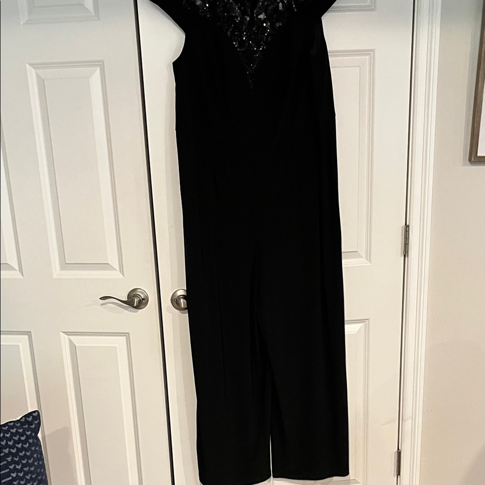Adrianna Papell Elegant Black Jumpsuit with Lace Detail